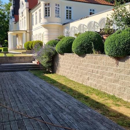 Chateau Radvanov Pension Mlada Vozice Exterior foto